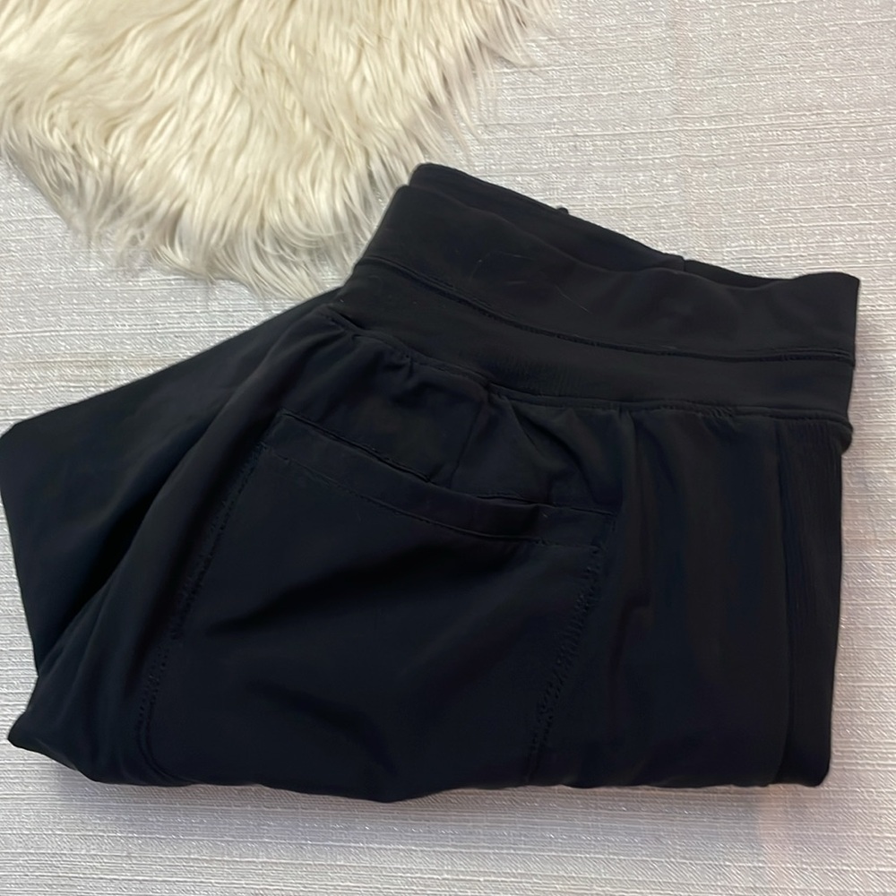 Athleta Black Soho Skort Size 8. Elastic Waist, 2 Back Pocket, 2 side Pocket - Picture 9 of 9